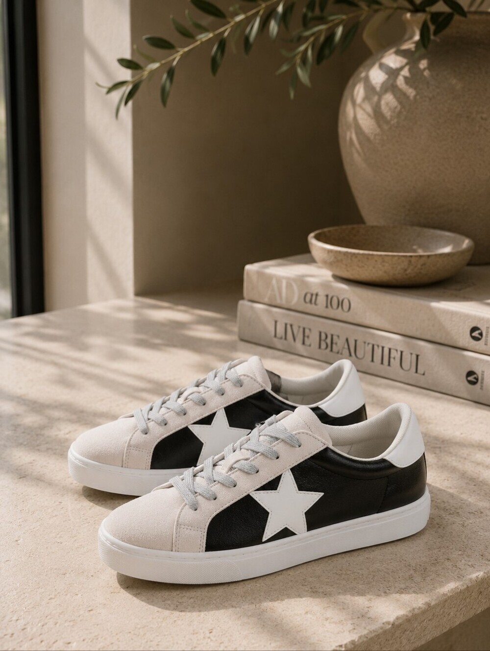 Star Low Top Black Sneakers White Sole Women's Size 8 - Picture 3 of 16